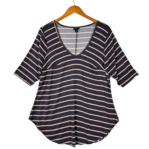 torrid Tops - Torrid Women's Top Size 00 Gray White Stripe V Neck Tunic Short Sleeve Plus